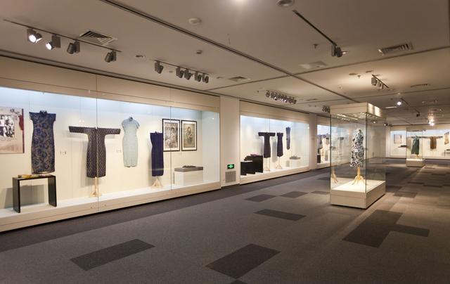 博物馆中的精美旗袍，在静静的长廊中，绽放经典传世之美！