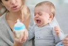 宝宝吃奶时哭闹老挣扎是怎么回事 原因竟然是这么简单