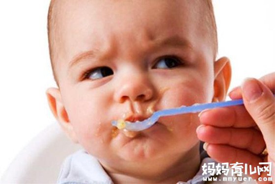 四个月宝宝能吃什么是关键 菜汤VS果汁该如何选