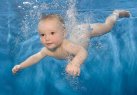 宝宝出生多久可以游泳 宝宝游泳有什么好处