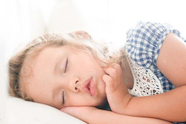 儿童晚上睡觉鼻子堵 对症治疗才能解决问题的关键