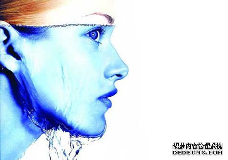 解决肌肤衰老必须走补水之道,谁让“女人是水做的”