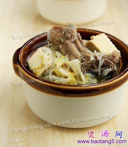 东北酸菜骨头炖冻豆腐的做法_东北酸菜骨头炖冻豆腐怎么做 东北酸菜骨头炖冻豆腐的做法_东北酸菜骨头炖冻豆腐怎么做