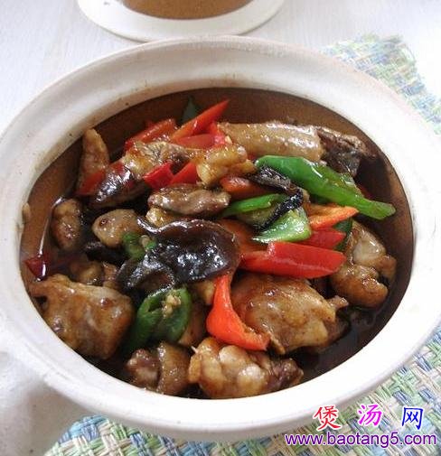 香辣鸡煲的做法_香辣鸡煲怎么做 香辣鸡煲的做法_香辣鸡煲怎么做