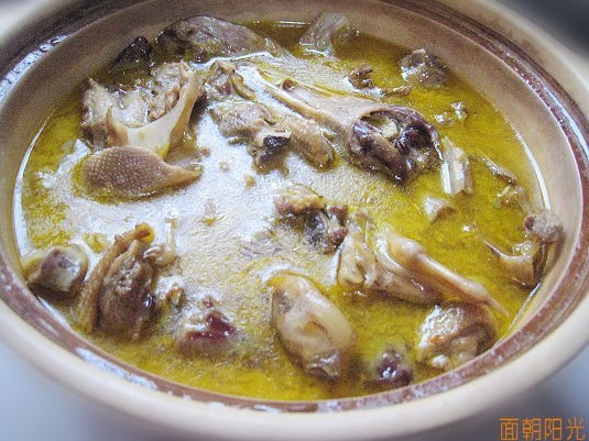 农家菜油土鸭煲的做法_农家菜油土鸭煲怎么做 农家菜油土鸭煲的做法_农家菜油土鸭煲怎么做