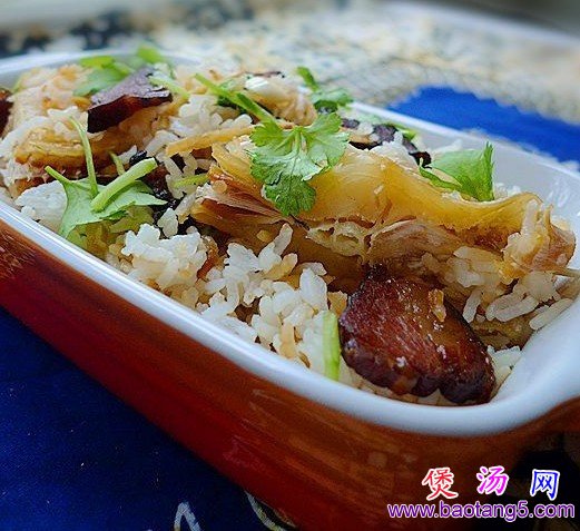 咸鱼腊味煲仔饭的做法_咸鱼腊味煲仔饭怎么做 咸鱼腊味煲仔饭的做法_咸鱼腊味煲仔饭怎么做