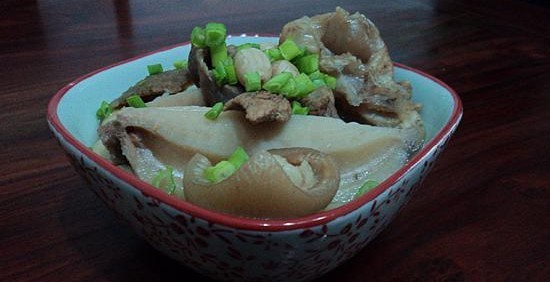 花生莲藕煲猪手的做法_花生莲藕煲猪手怎么做 花生莲藕煲猪手的做法_花生莲藕煲猪手怎么做