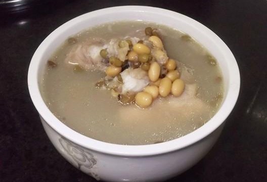 黄绿豆煲鱼骨汤的做法_黄绿豆煲鱼骨汤怎么做 黄绿豆煲鱼骨汤的做法_黄绿豆煲鱼骨汤怎么做