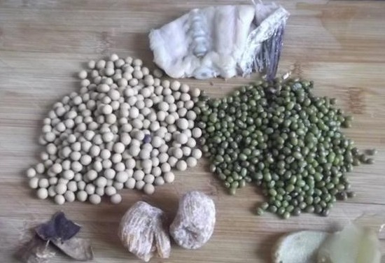 黄绿豆煲鱼骨汤的做法_黄绿豆煲鱼骨汤怎么做 黄绿豆煲鱼骨汤的做法_黄绿豆煲鱼骨汤怎么做