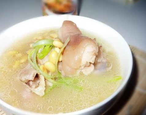 黄豆煲猪蹄的做法_黄豆煲猪蹄怎么做