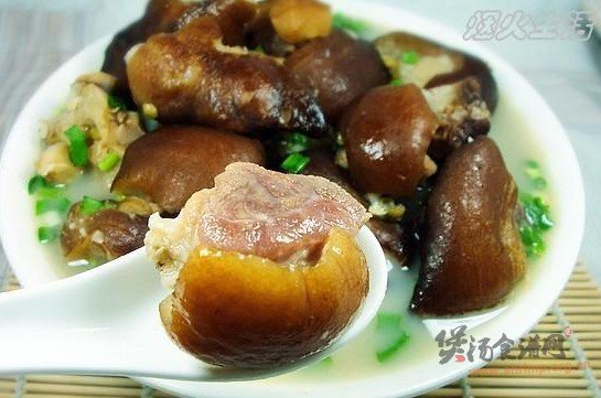 腊猪腿煲绿豆的做法_腊猪腿煲绿豆怎么做