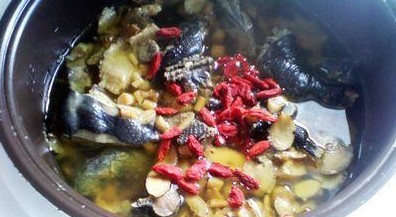 药膳乌鸡汤的做法_药膳乌鸡汤怎么做 药膳乌鸡汤的做法_药膳乌鸡汤怎么做