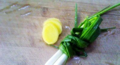 药膳乌鸡汤的做法_药膳乌鸡汤怎么做 药膳乌鸡汤的做法_药膳乌鸡汤怎么做