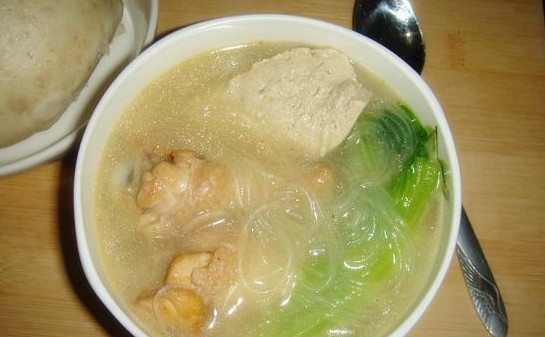 豆腐香菇炖鸡腿的做法_豆腐香菇炖鸡腿怎么做 豆腐香菇炖鸡腿的做法_豆腐香菇炖鸡腿怎么做