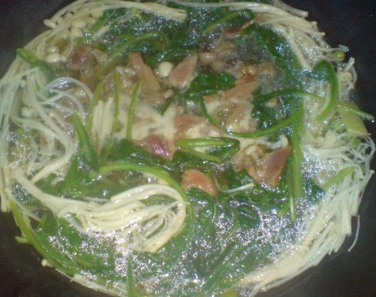 金针菇瘦肉汤的做法_金针菇瘦肉汤怎么做 金针菇瘦肉汤的做法_金针菇瘦肉汤怎么做