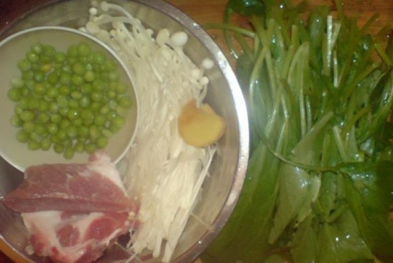 金针菇瘦肉汤的做法_金针菇瘦肉汤怎么做 金针菇瘦肉汤的做法_金针菇瘦肉汤怎么做