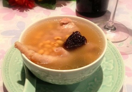 黄豆凤爪猪肉汤的做法_黄豆凤爪猪肉汤怎么做 黄豆凤爪猪肉汤的做法_黄豆凤爪猪肉汤怎么做