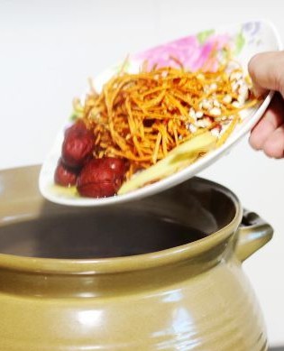 虫草花老鸭汤的做法_虫草花老鸭汤怎么做 虫草花老鸭汤的做法_虫草花老鸭汤怎么做