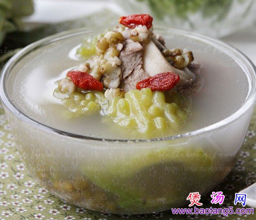 苦瓜绿豆骨头汤的做法_苦瓜绿豆骨头汤怎么做 苦瓜绿豆骨头汤的做法_苦瓜绿豆骨头汤怎么做