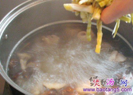 香菇鸡汤的做法_香菇鸡汤怎么做 香菇鸡汤的做法_香菇鸡汤怎么做