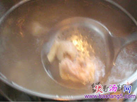 香菇鸡汤的做法_香菇鸡汤怎么做 香菇鸡汤的做法_香菇鸡汤怎么做