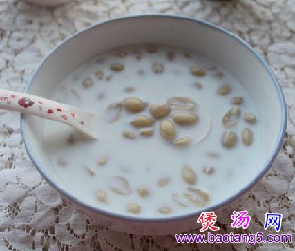 牛奶花生汤的做法_牛奶花生汤怎么做 牛奶花生汤的做法_牛奶花生汤怎么做