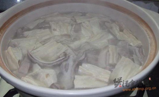 白果支竹胡椒煲猪肚 白果支竹胡椒煲猪肚
