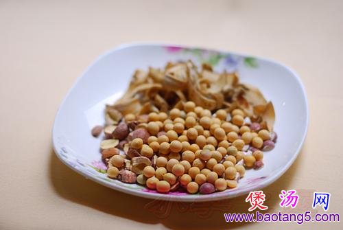 玉米猪肚汤,玉米猪肚汤的做法,怎么做玉米猪肚汤 玉米猪肚汤,玉米猪肚汤的做法,怎么做玉米猪肚汤