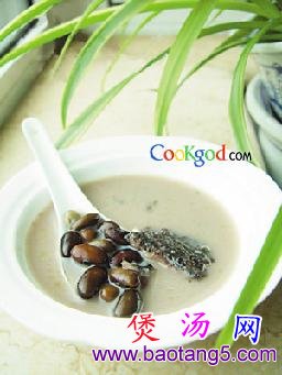 黑豆鲫鱼汤 黑豆鲫鱼汤