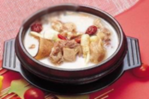 砂仁炖鲫鱼汤 砂仁炖鲫鱼汤