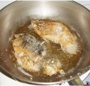 黑豆鲫鱼汤的做法 黑豆鲫鱼汤的做法