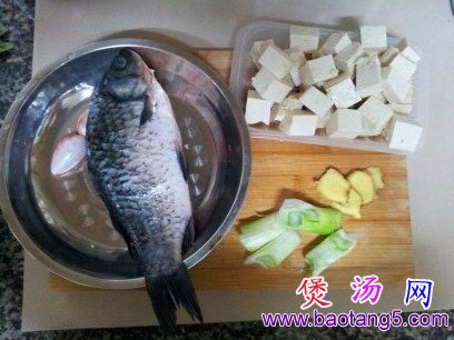 鲫鱼炖豆腐的做法,怎样做鲫鱼炖豆腐 鲫鱼炖豆腐的做法,怎样做鲫鱼炖豆腐