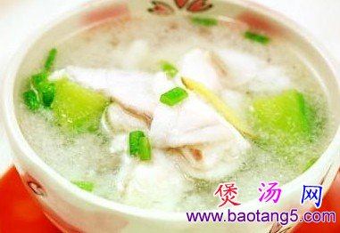 滋润肌肤喝鲜草菇丝瓜鱼片汤 滋润肌肤喝鲜草菇丝瓜鱼片汤