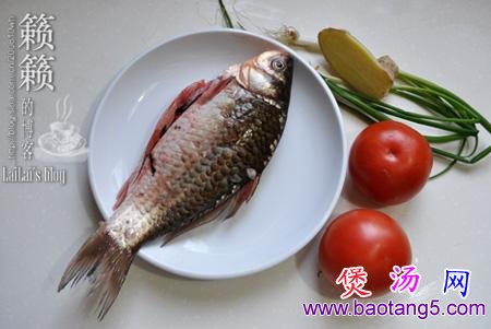 鲫鱼西红柿汤的做法,款色香味俱全的鲜鱼汤 鲫鱼西红柿汤的做法,款色香味俱全的鲜鱼汤