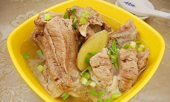 猪骨头汤美味营养又滋补 补钙补铁抗衰老可以多喝 猪骨头汤美味营养又滋补 补钙补铁抗衰老可以多喝