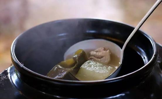 老火汤食材搭配最重要 老鸭汤加山药功效倍增 老火汤食材搭配最重要 老鸭汤加山药功效倍增