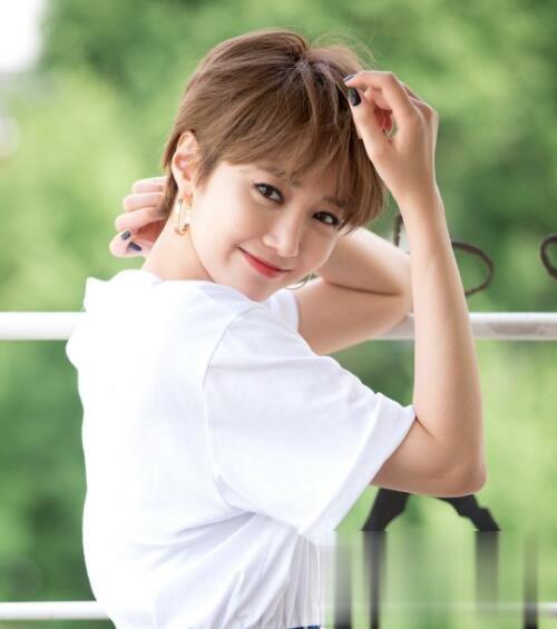韩国女星经典短发造型盘点剪去以往长发短发形象更加惊艳