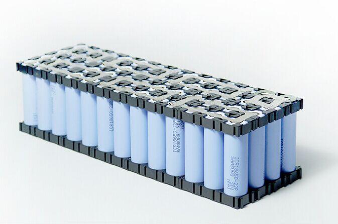 1,锂电性价比处于劣势,铅酸普通百姓首选,由于锂电池价格高,同等规格