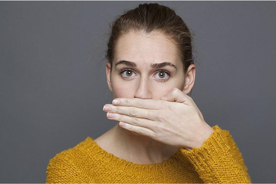 女生口臭是什么引起的 减肥会口臭你知道吗？