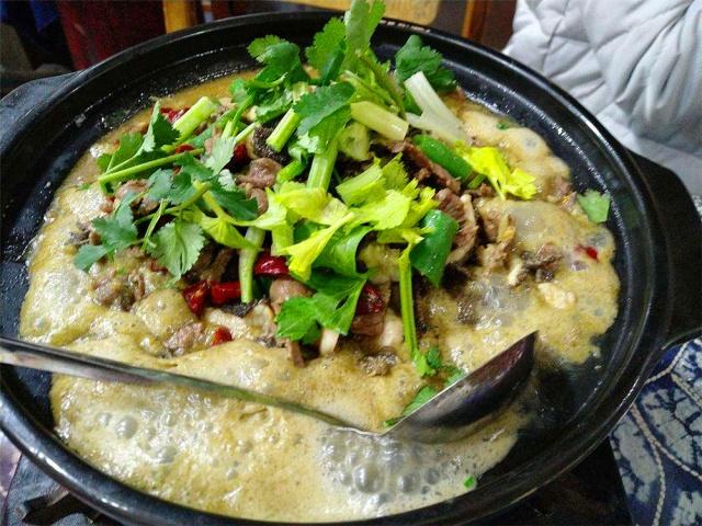 越南人最爱的4道下酒菜，看完后网友直呼“服气”！最后1个不能忍