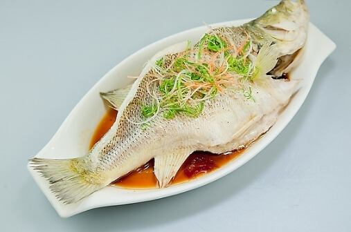 清蒸鲈鱼的做法-鲈鱼怎么做好吃？