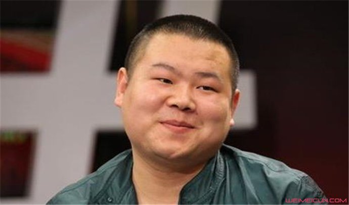 岳云鹏是欢乐喜剧人第二季的总冠军,在参加节目这么久的时间来他在台