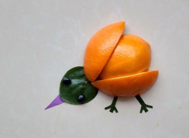 儿童简单手工拼贴画制作简单又好看的水果拼盘橙子小鸡的手工拼贴方法