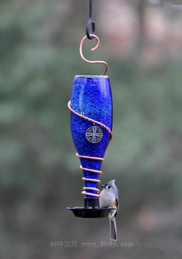 矿泉水瓶自制鸟食罐图片