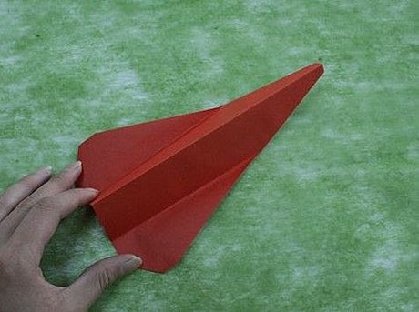 [速度最快的纸飞机教程]飞得最快最远的纸飞机教程