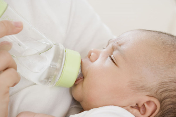 婴儿喝葡萄糖怎么喝 还不清楚的宝妈可千万要记牢