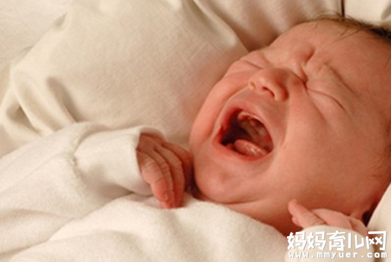 刚出生的婴儿晚上不睡觉 黑白颠倒不是主要原因