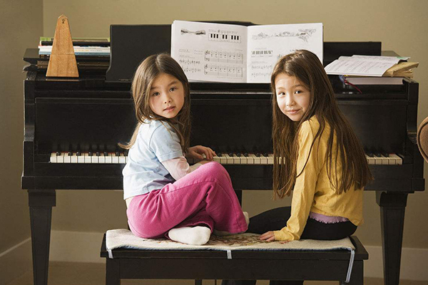 儿童几岁学钢琴最好 学钢琴越早越好并不可取