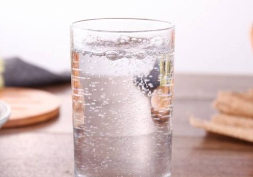 苏打水什么时候喝最好 和碳酸饮料的区别