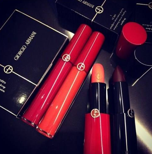 ʲôںɫ YSLܻӭ